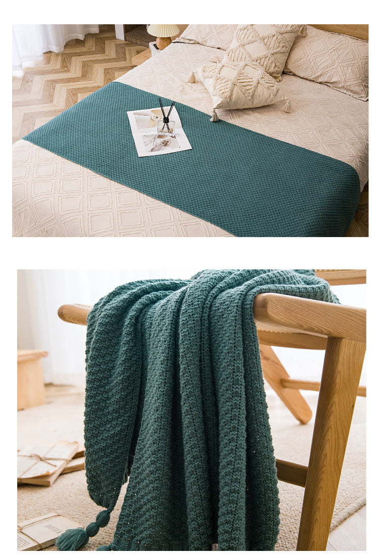 Dark Green 110cm x 150cm Soft Tassel Throw Blanket for Sofa or Bed